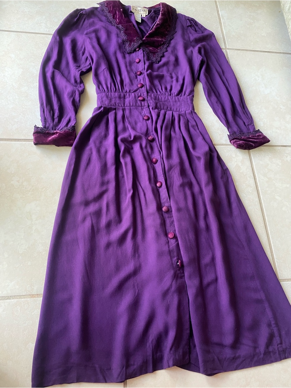Vtg Prarie Dress with side pockets